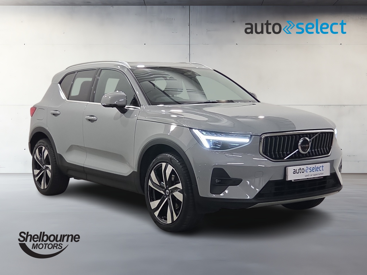 2025 Volvo XC40