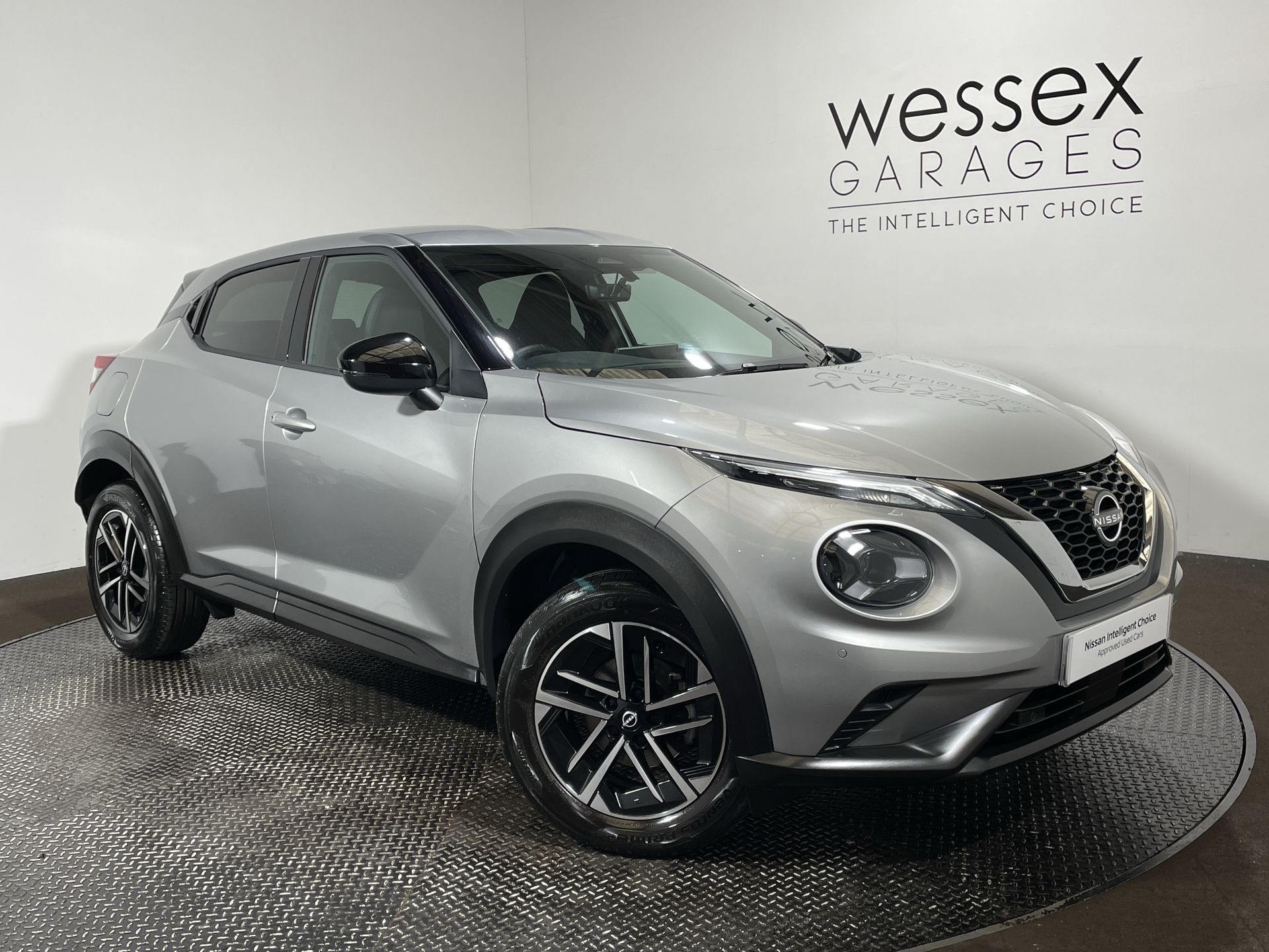 2025 Nissan Juke 1.0 DiG-T N-Connecta 5dr - Image 1