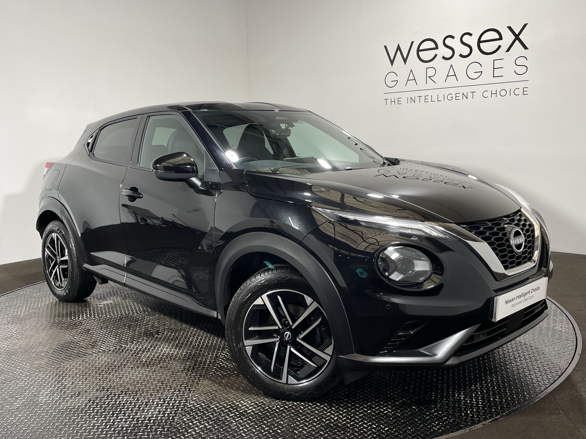 2025 Nissan Juke 1.0 DiG-T N-Connecta 5dr - Image 1