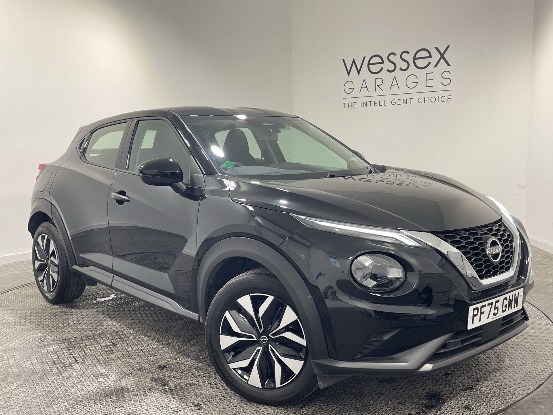 2025 Nissan Juke 1.0 DiG-T Acenta Premium 5dr - Image 1