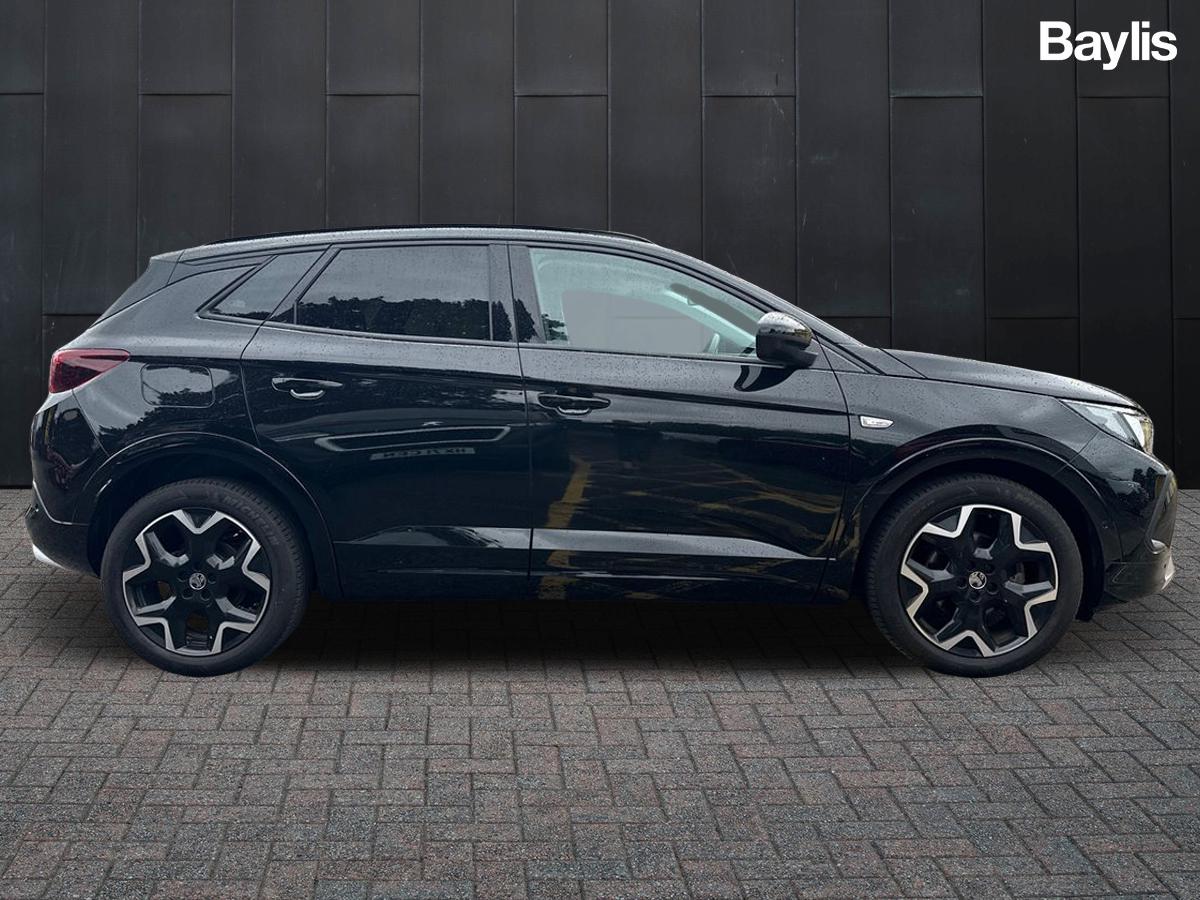 2022 Vauxhall Grandland thumbnail 5