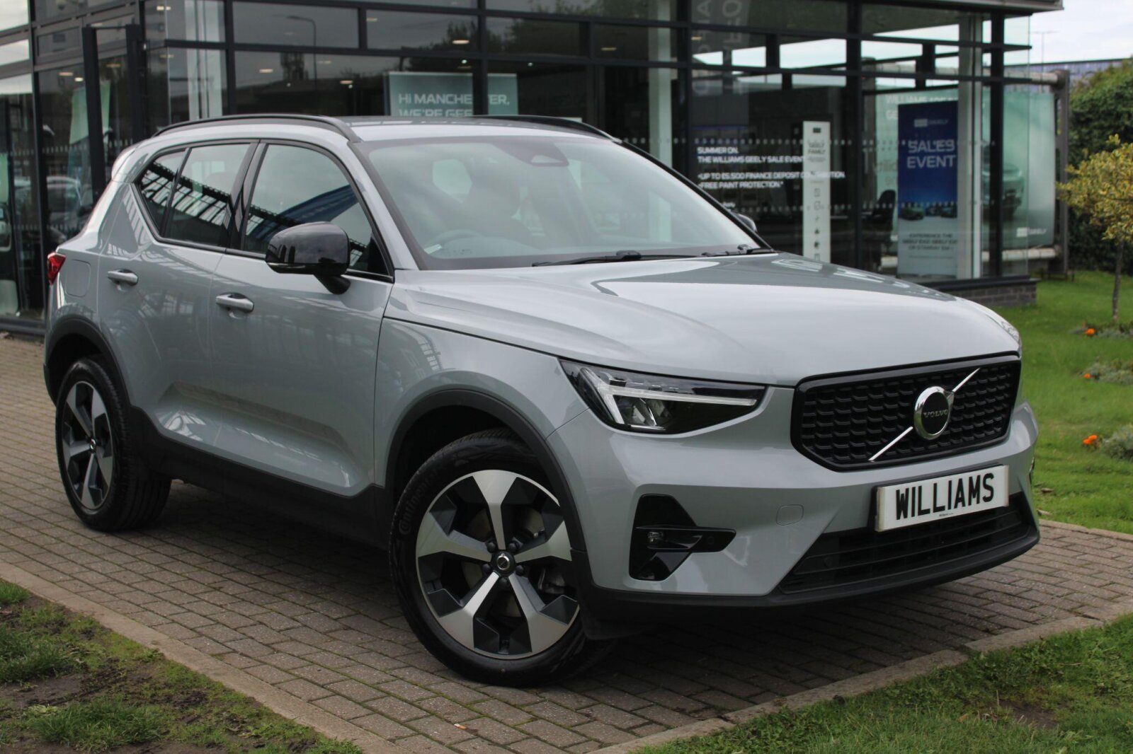 2024 Volvo XC40