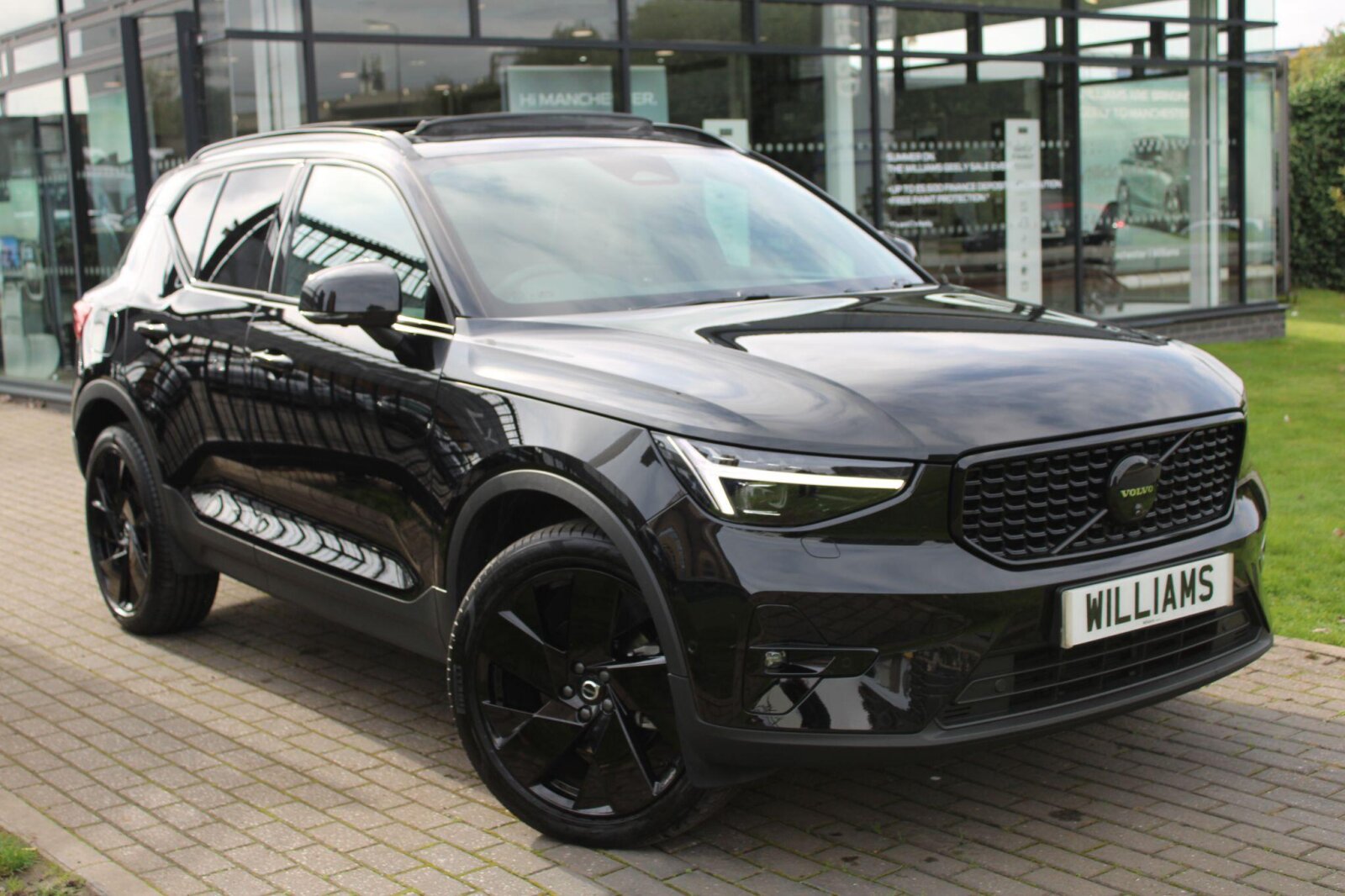 2025 Volvo XC40