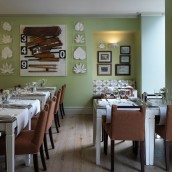 Dorset Square Hotel The Potting Shed Cricket Bats C LR