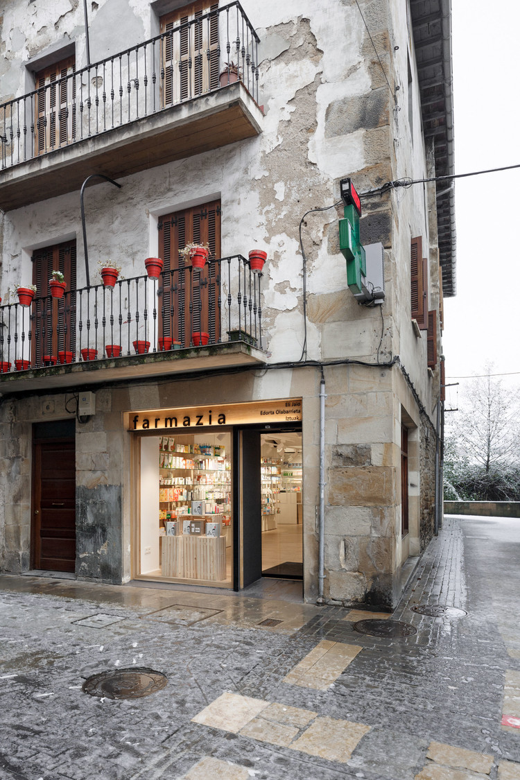 fachada farmacia