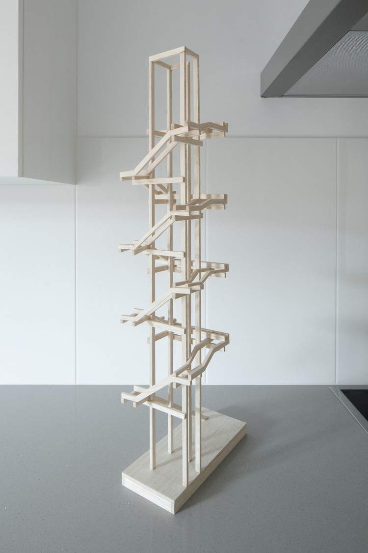 22-Polo_Orihuela_Edificio_en_Durango_foto_luis_diaz_diaz_00