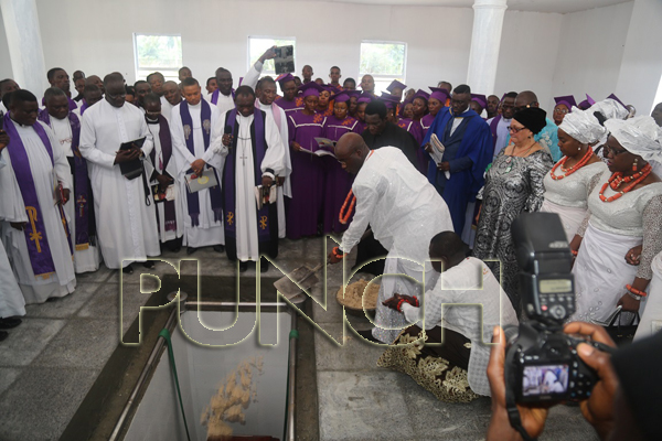 Late Olorogun Felix Ibru's senior son, Dr Paul performing dust to dust rite copy