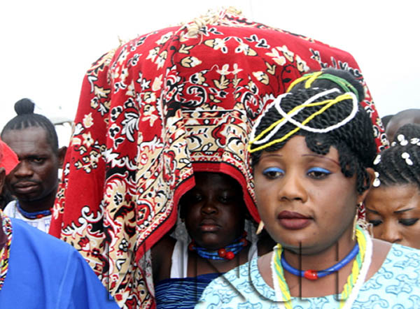 the osun festival The festival offers visitors the opportunity to visit the great osun grove, a sacred forest along the banks of the osun river just outside the city of. the osun festival The festival offers visitors the opportunity to visit the great osun grove, a sacred forest along the banks of the osun river just outside the city of.