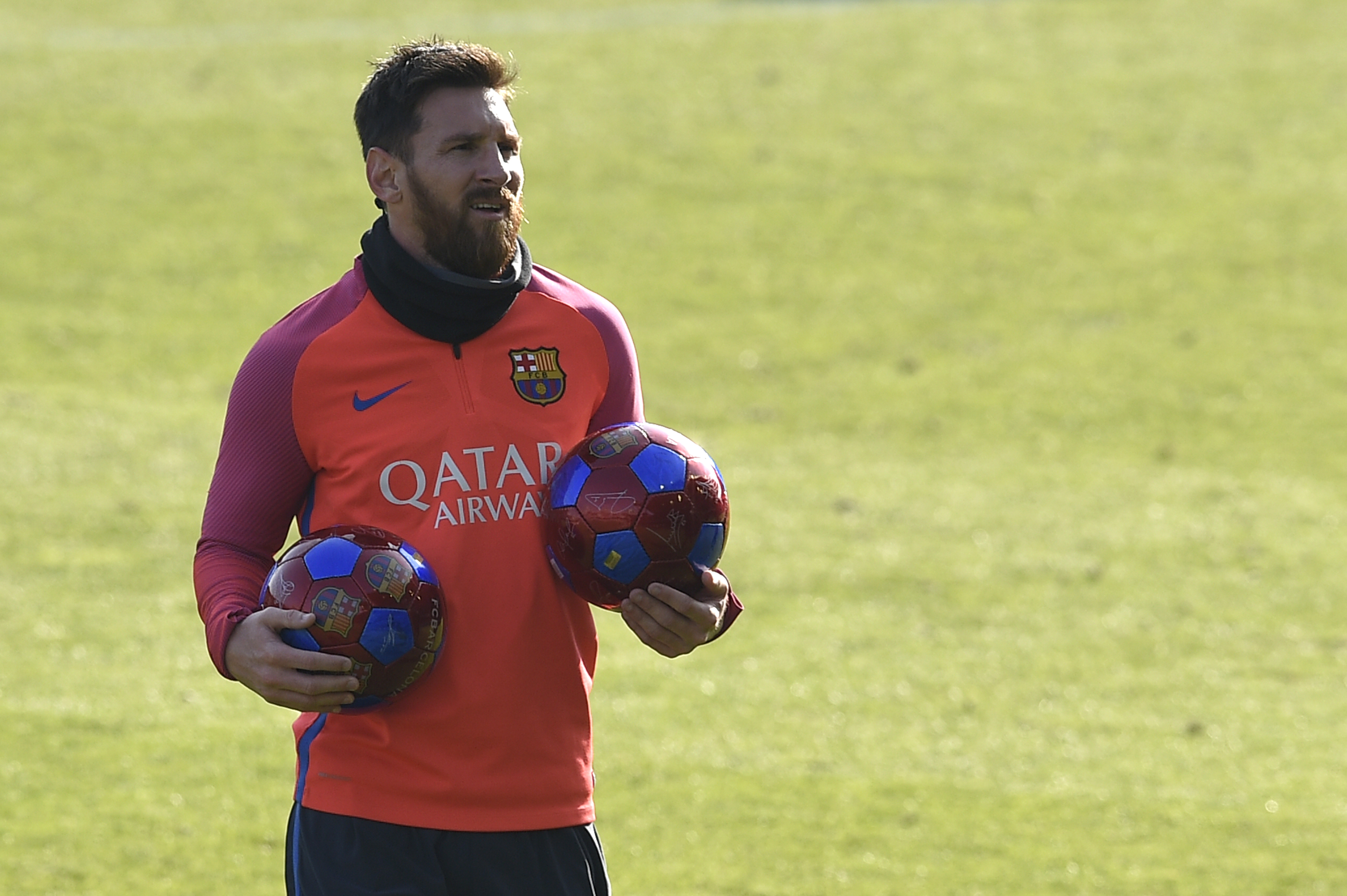 Messi’s statue 'decapitated' in Argentina
Argentina - Buenos Aires - Copa América - FC Barcelona - Formula One - Guillermo Vilas - Juan Manuel Fangio - Lionel Messi - Manu Ginóbili - Vandalism
