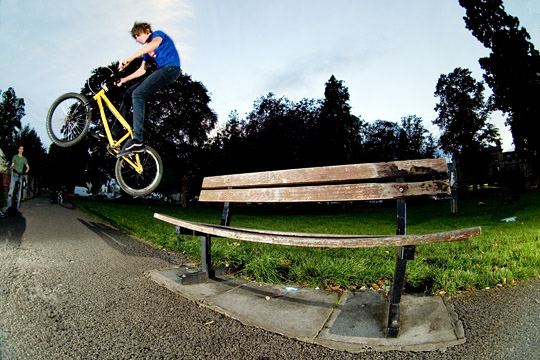 bench kicker, half turn