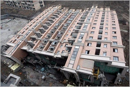 Edificio caído por fallo en cimentación