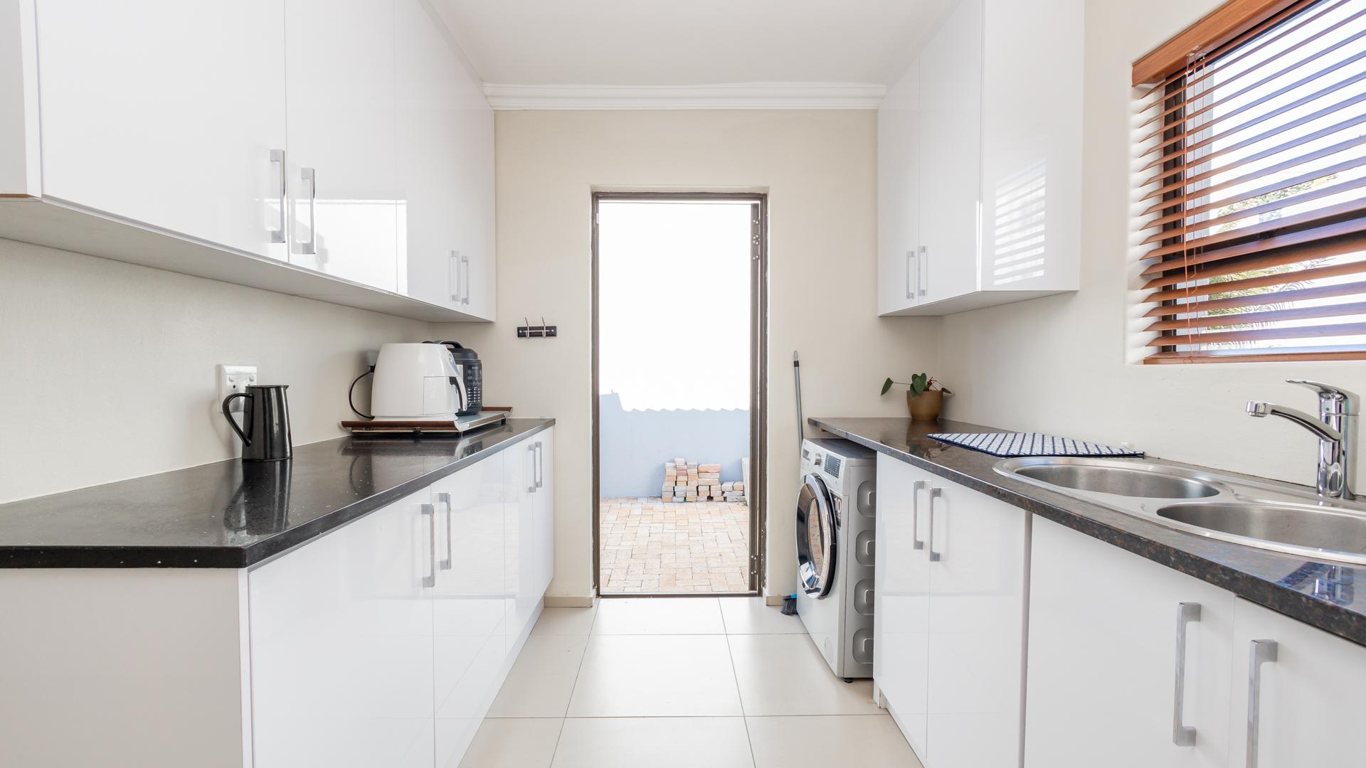 LUXURY COASTAL RESIDENCE LA PALOMA BIG BAY IOL Property