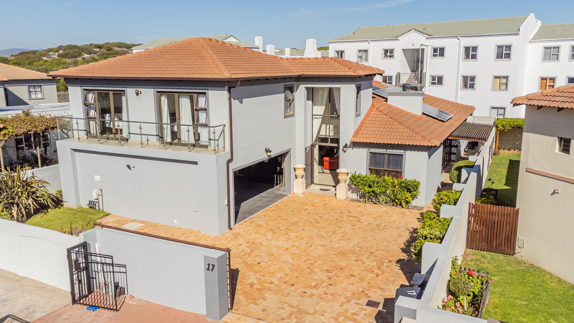 LUXURY COASTAL RESIDENCE LA PALOMA BIG BAY IOL Property