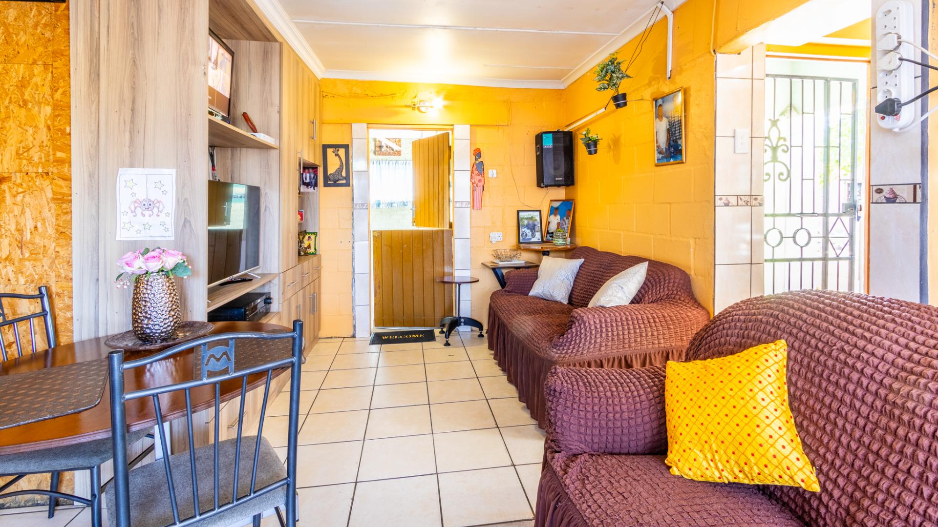 House For Sale in Paarl East IOL Property