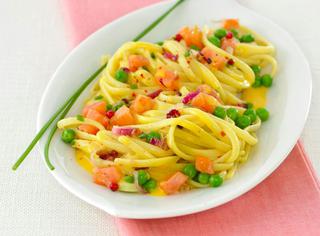 Pasta al salmone affumicato e piselli