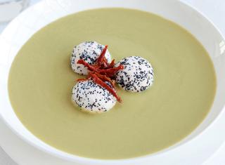 Vellutata di piselli con polpette di ricotta