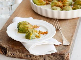 Fiori di zucca ripieni al forno