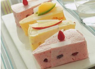Torta di frutta gelata