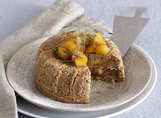 Torta charlotte di mele e noci