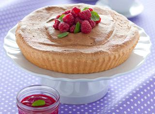 Chiffon cake con salsa ai lamponi