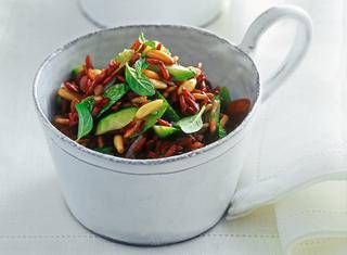 Riso rosso con zucchine e menta
