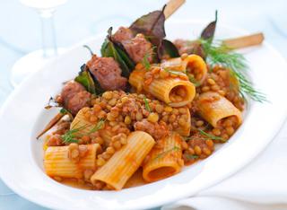 Pasta con lenticchie e salsiccia