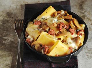 Paccheri con funghi e salsiccia