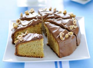 Torta facile con nocciole e cioccolato