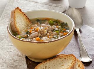 Zuppa di farro al cavolo nero