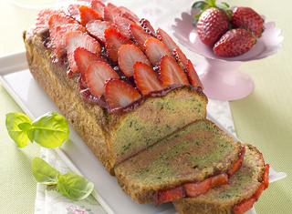 Torta morbida alle fragole e basilico
