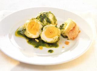 Uova sode in salsa verde