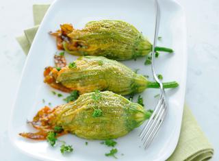 Fiori di zucca ripieni alla ricotta