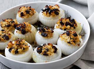 Cipolle gratinate al forno ripiene di cous cous
