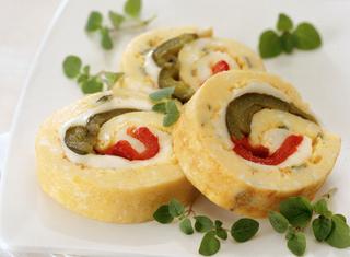 Rotolo di frittata farcito
