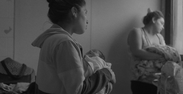 Mother-Child / Niña mamá