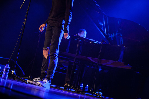 Naked – a Singer and a Piano