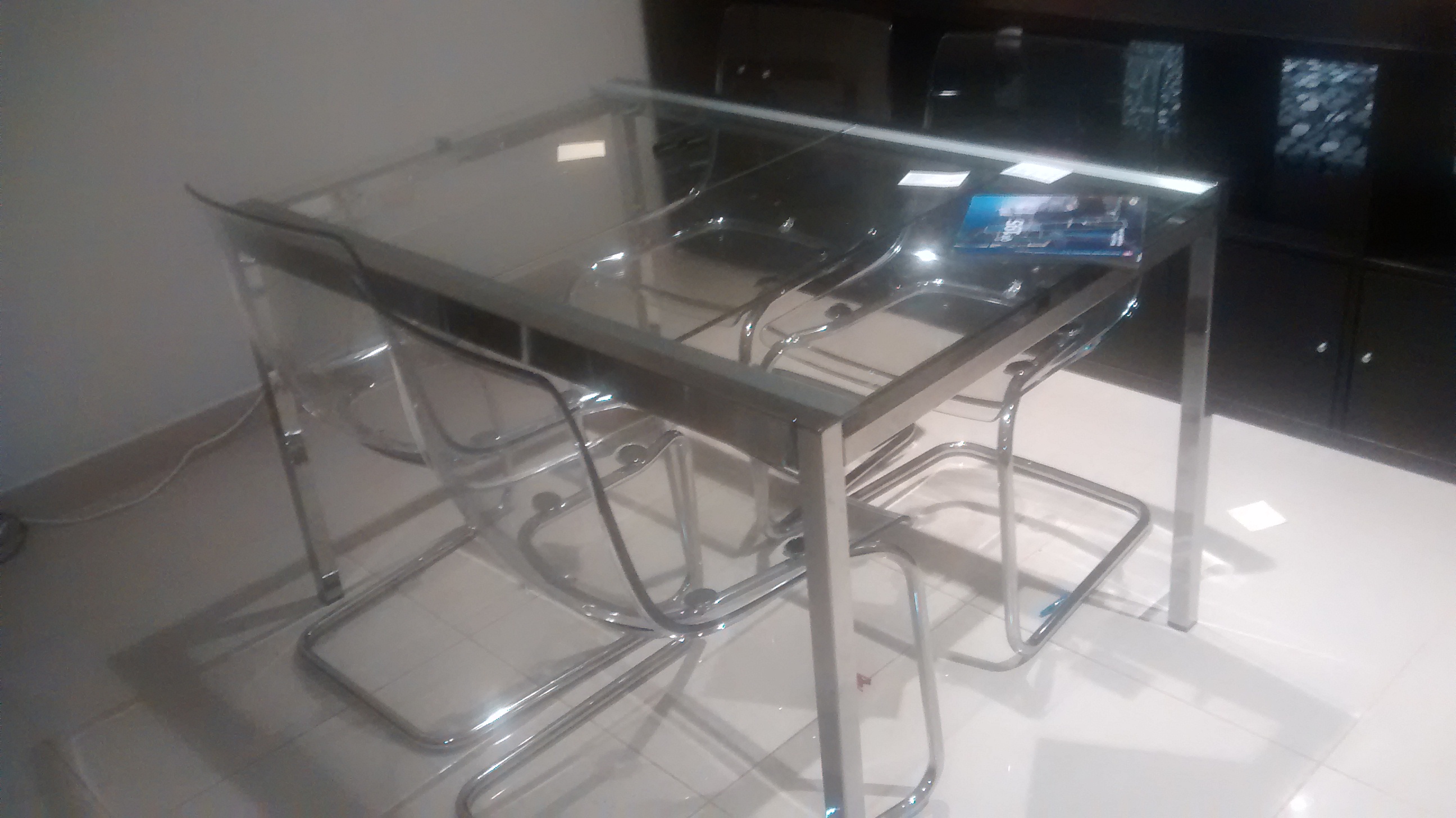 IKEA dining table + 4 chairs as new Qatar Living
