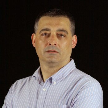 A picture of Luis Paris