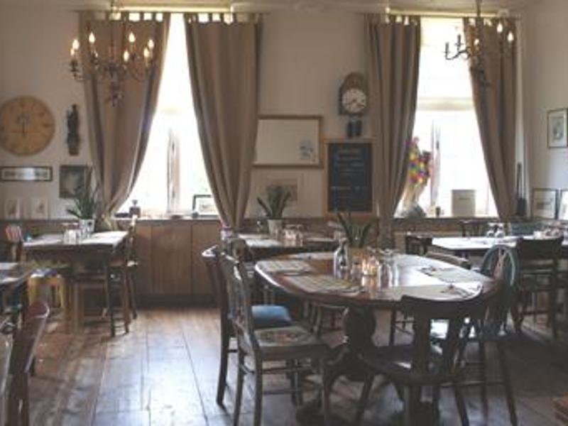 Reserveer een tafel bij Restaurant Café-Eetkamer Saint Servais in ... Reserveer een tafel bij Restaurant Café-Eetkamer Saint Servais in ...