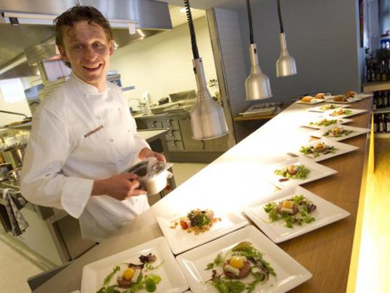 reserveer een tafel bij onsz restaurant in valkenswaard