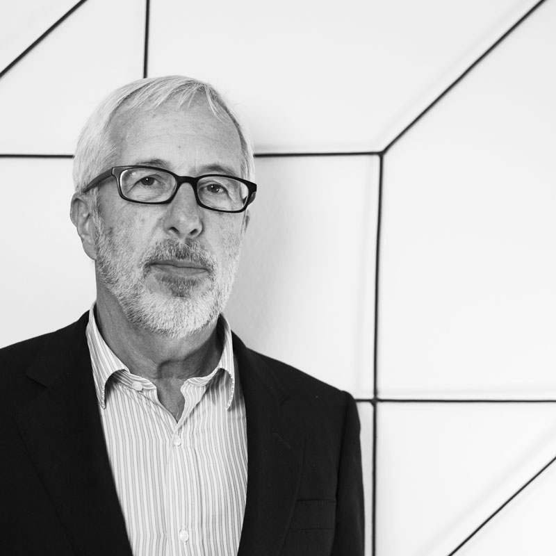 FRANÇOIS DE BRABANT-<strong>CURATOR & ORGANIZER</strong>
