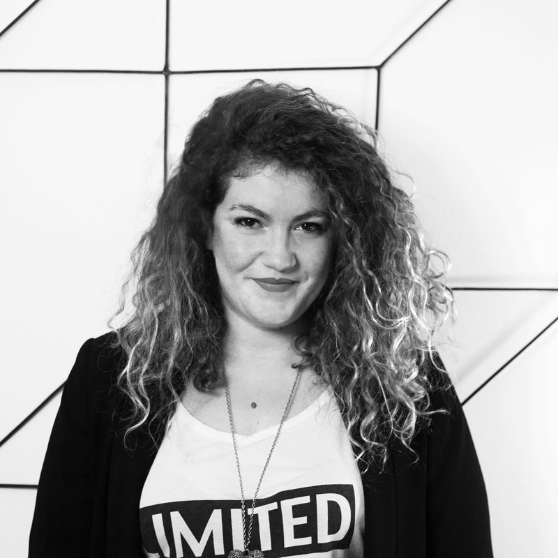 IRENE SCARDIA-<strong>SOCIAL MEDIA STRATEGIST</strong>