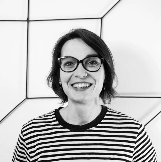 VALENTINA MOLINI-<strong>GRAPHIC DESIGNER</strong>