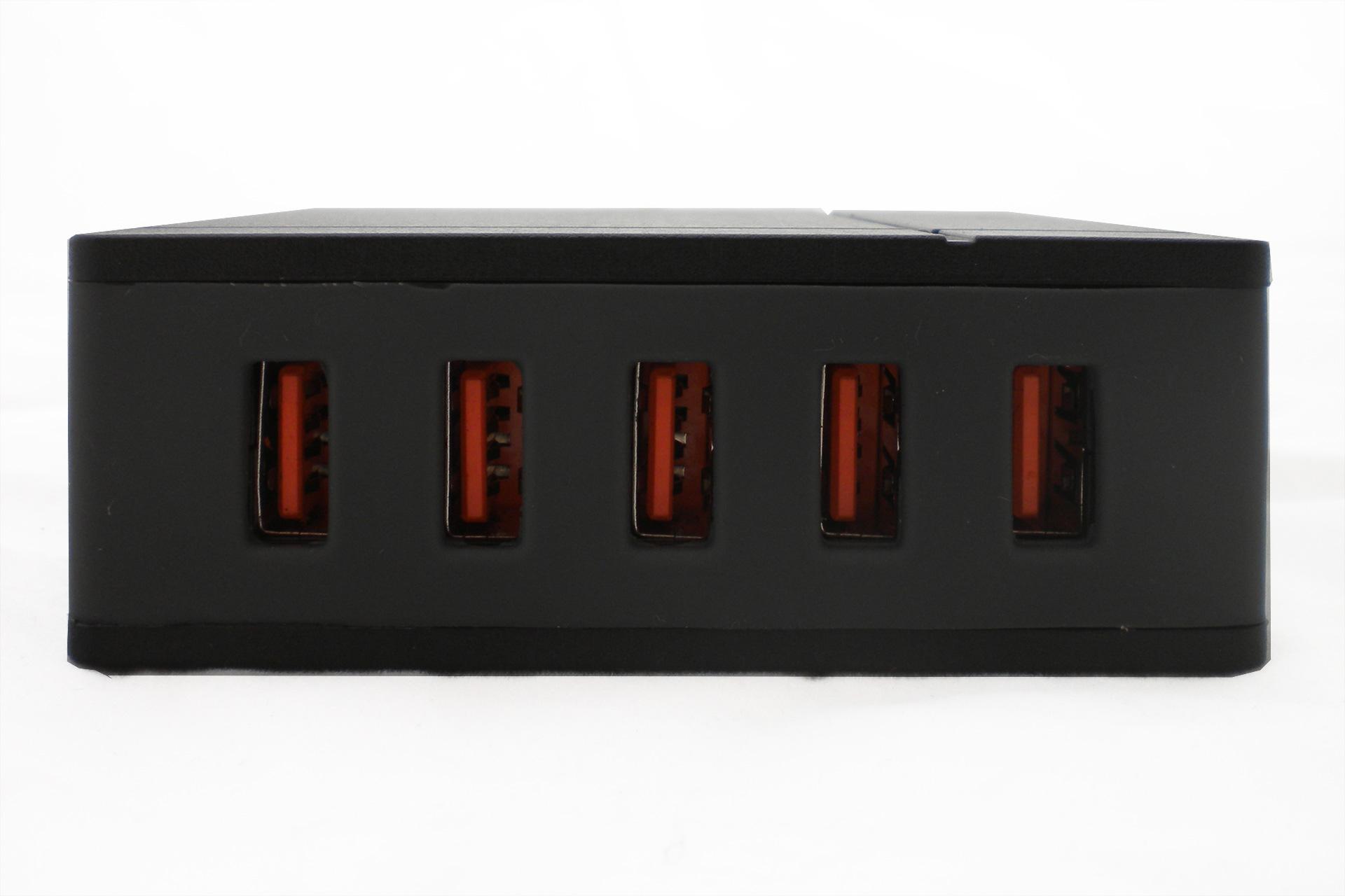 Front USBs Arctic Smart Charger 8000 review
