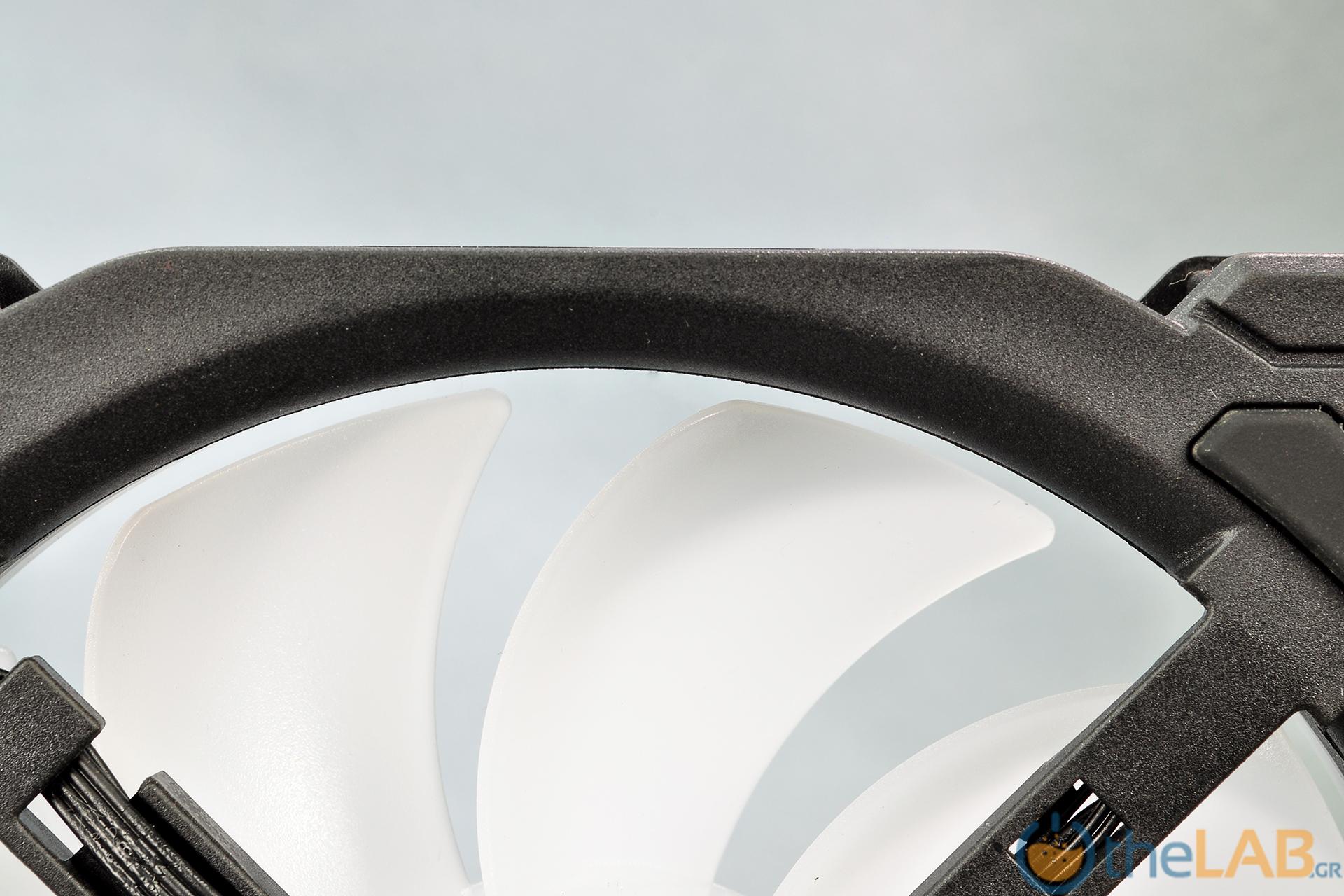 52_Corsair-LL140-RGB_912.jpg