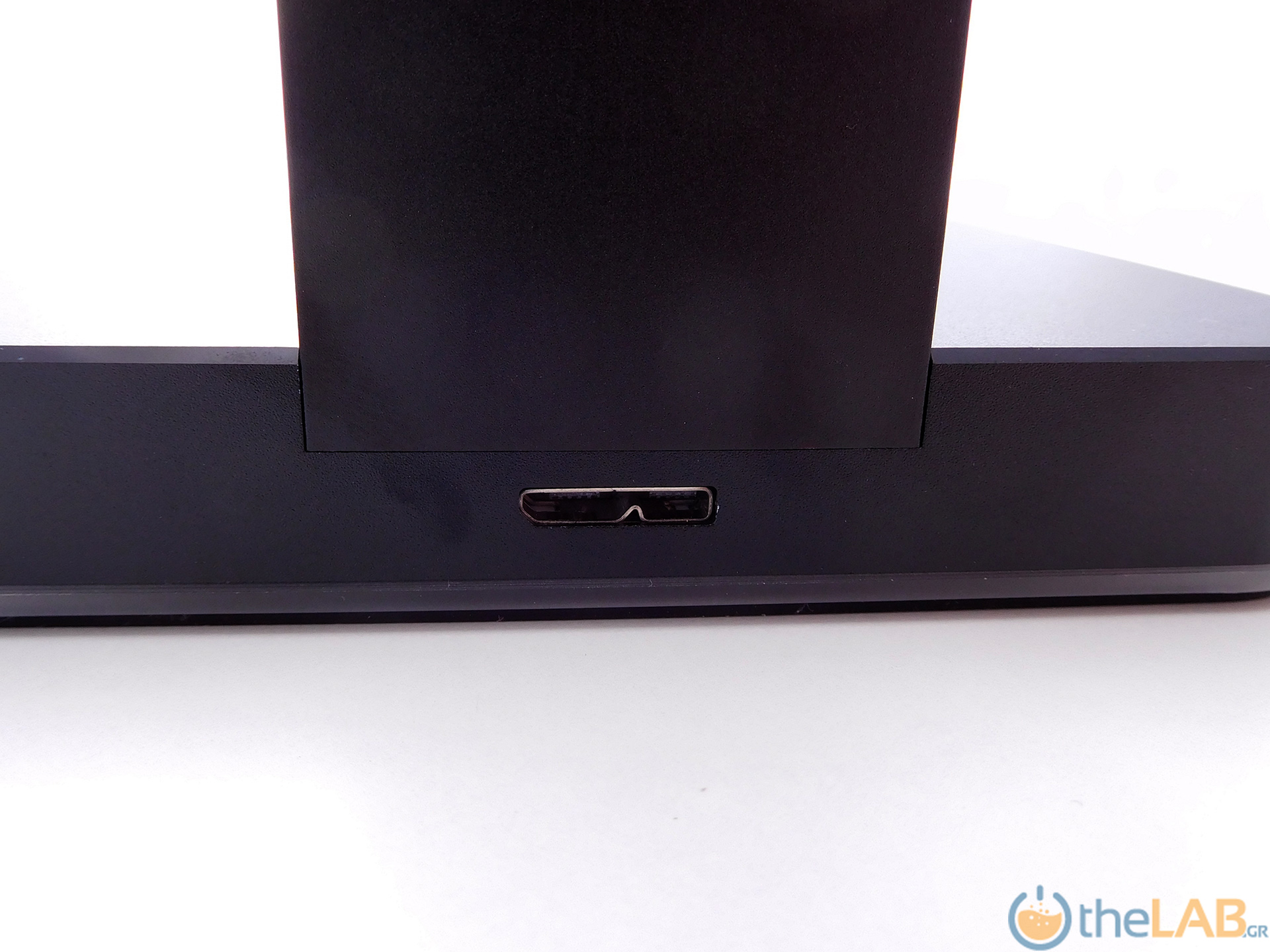 Corsair_ST100_RGB_Headset_Stand_Review_DSCN7738.jpg