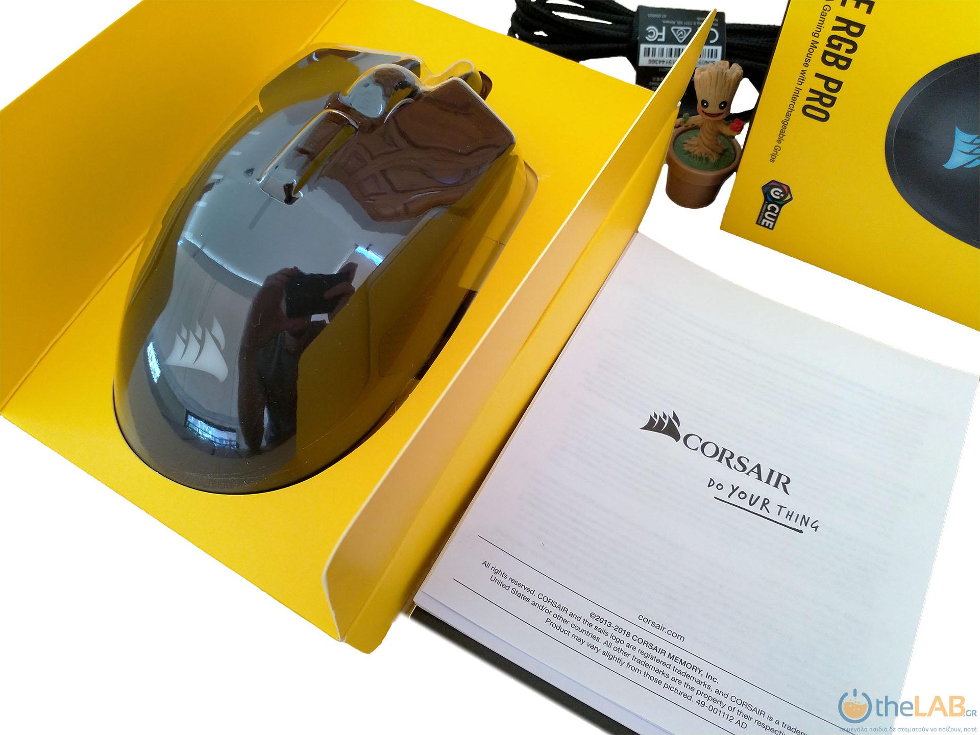 large.corsair-glaive-rgb-pro-gaming-mouse-review-inside-the-box.jpg