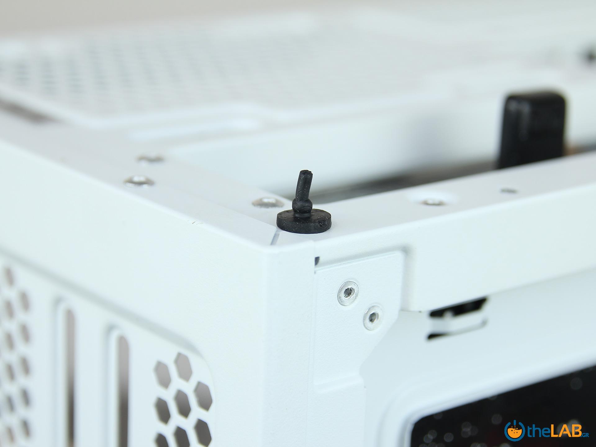 large.Corsair_Graphite_iCUE_220T_software_white_rgb_atx_computer_case_mid_tower_gaming_filter_fans_e-ior_design_review_icue_action_watercooling_options_image011.jpg