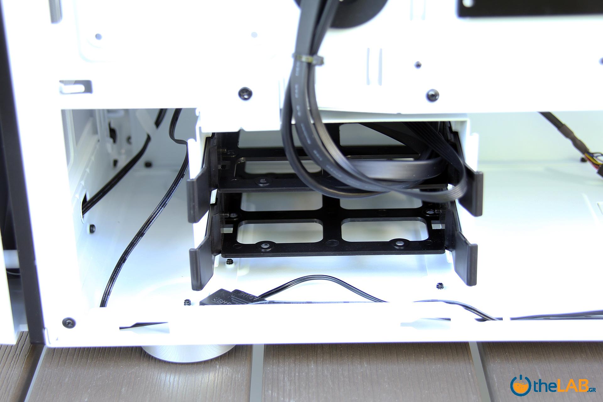 large.Corsair_Carbide_SPEC-06_RGB_Tempered_Glass_Case_review_interior_image018.jpg