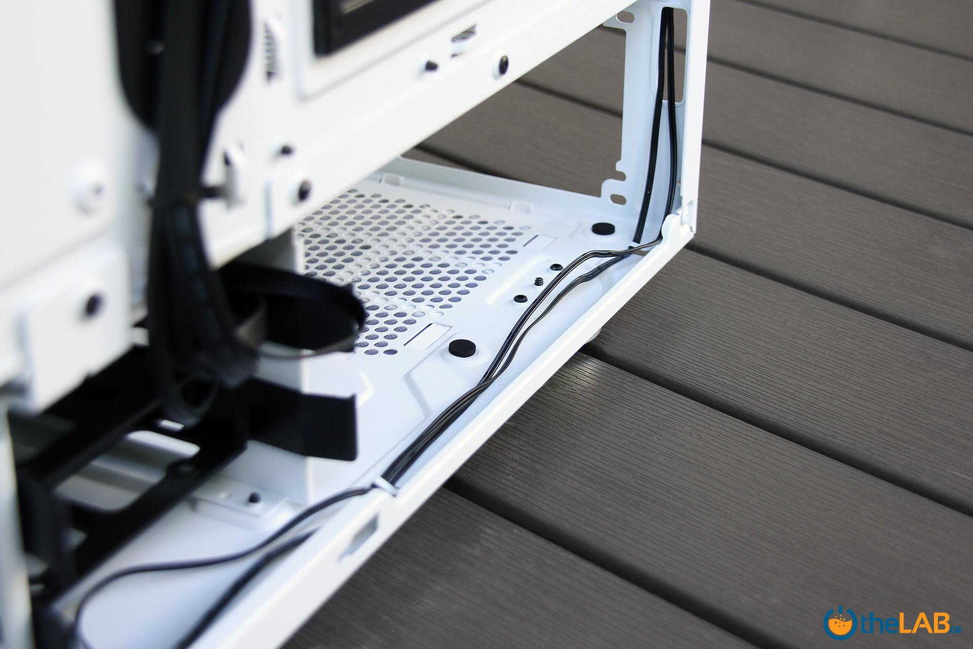 large.Corsair_Carbide_SPEC-06_RGB_Tempered_Glass_Case_review_interior_image022.jpg